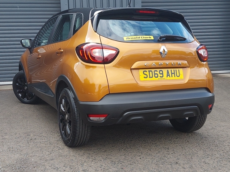 Renault Captur 0.9 Tce 90 Play Black #2