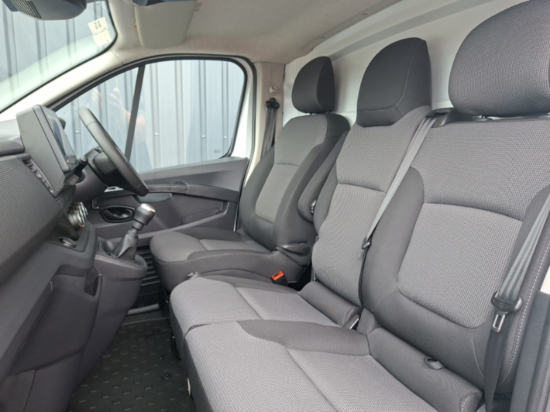 Renault Trafic Ll30 Blue Dci 130 Advance Safety Van White #5