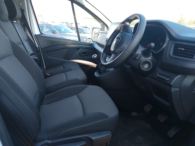 Renault Trafic Sl30 Blue Dci 130 Advance Safety Van White #5