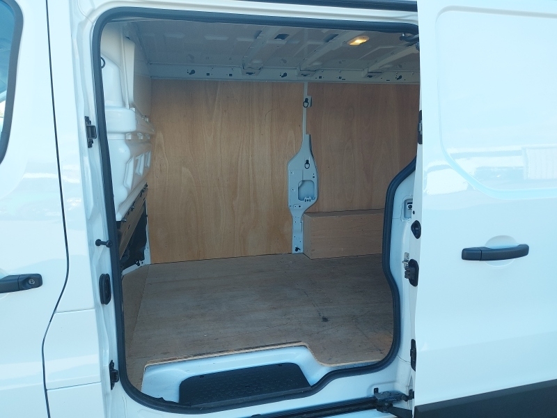 Renault Trafic Sl30 Blue Dci 130 Advance Safety Van White #6