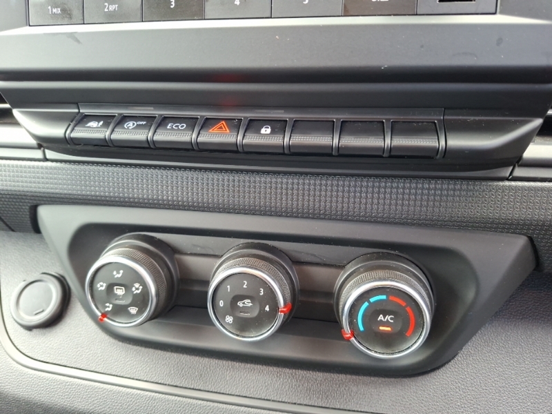 Renault Trafic Dci Energy 30 Business Lwb Low Roof Ac Euro 6 U White #16