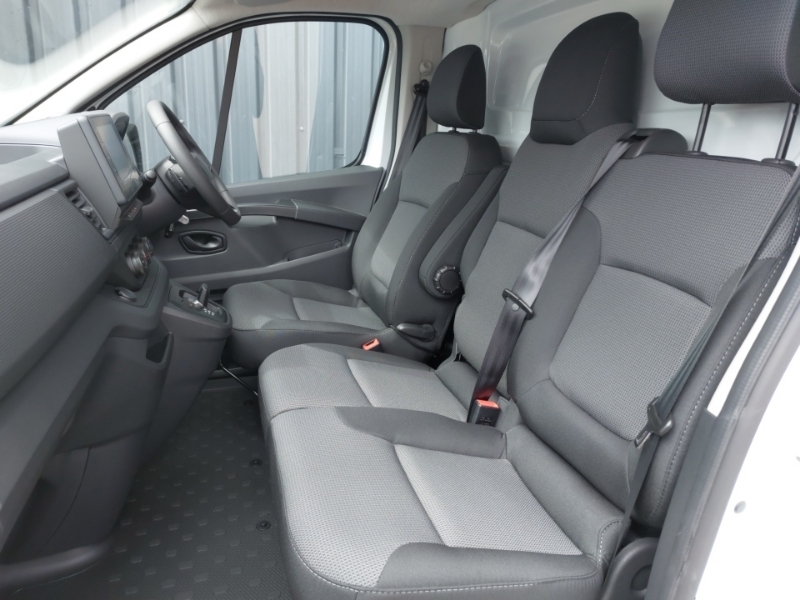 Renault Trafic Ll30 Blue Dci 150 Advance Safety Van Eag9 White #5