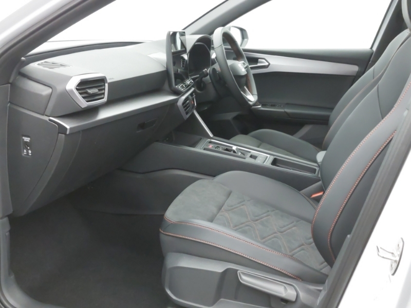 Seat Leon 1.5 Etsi 115 Fr Black Edition Dsg Dap SH26XSK White #5