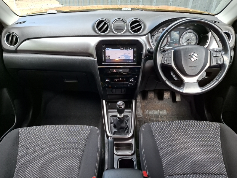 Suzuki Vitara 1.4 Boosterjet 48V Hybrid Sz-t Yellow #2