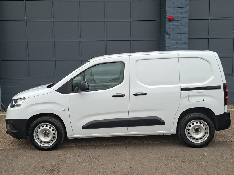Toyota Proace City 1.5D 100 Active Van 6 Speed White #4