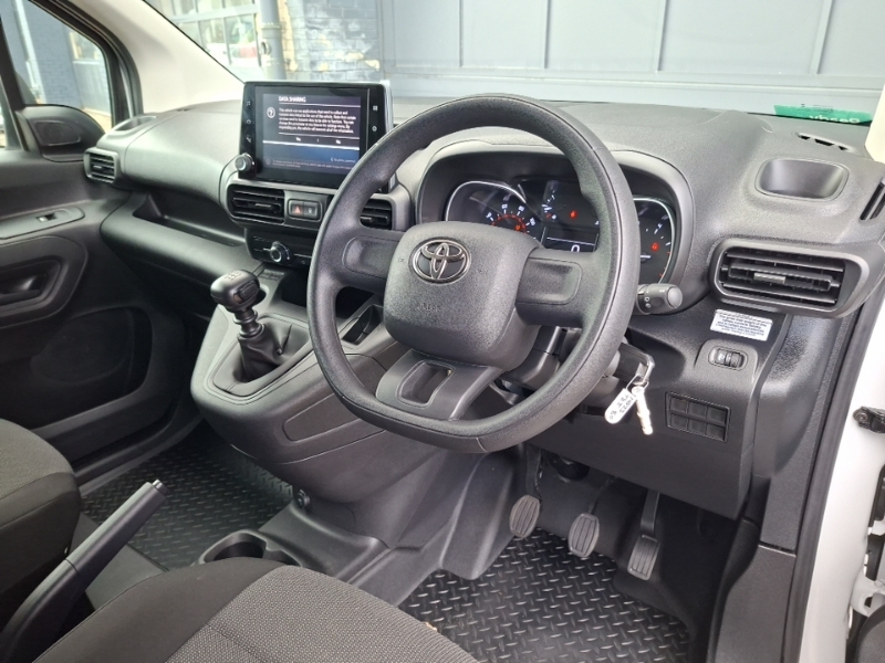 Toyota Proace City 1.5D 100 Active Van 6 Speed White #3