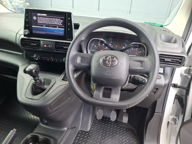 Toyota Proace City 1.5 Bluehdi Icon Short Panel Van Black #8