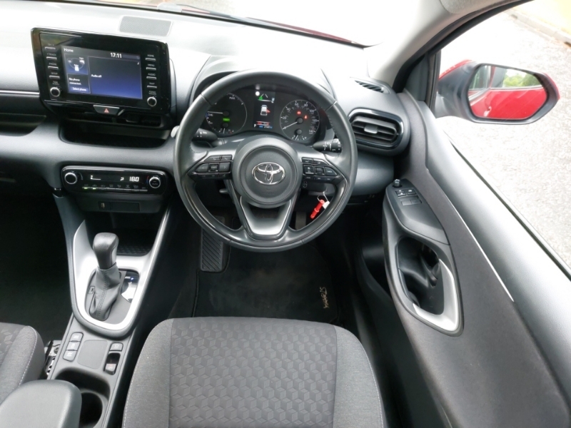 Toyota Yaris 1.5 Hybrid Icon Cvt Red #6
