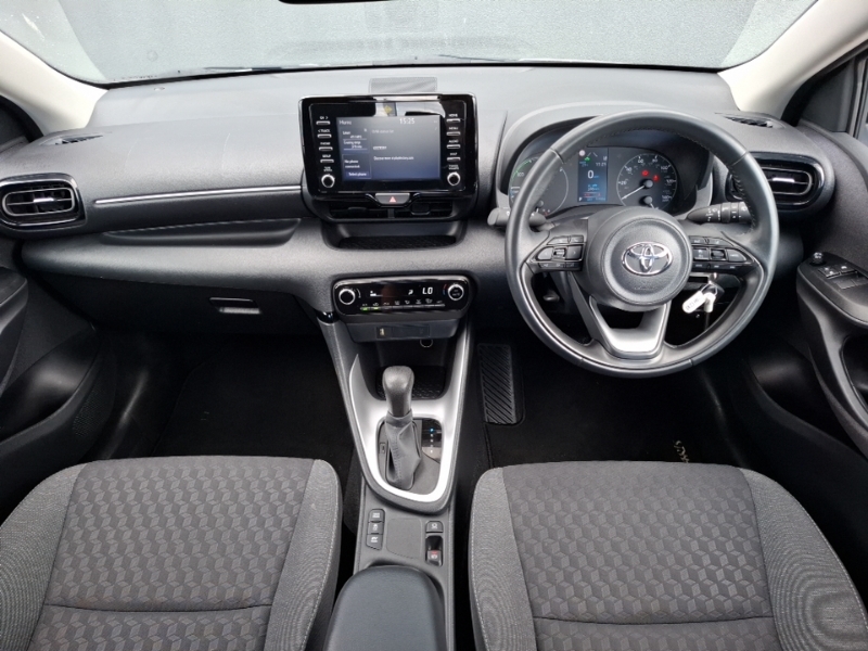 Toyota Yaris 1.5 Hybrid Icon Cvt White #3