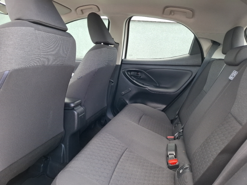 Toyota Yaris 1.5 Hybrid Icon Cvt White #6