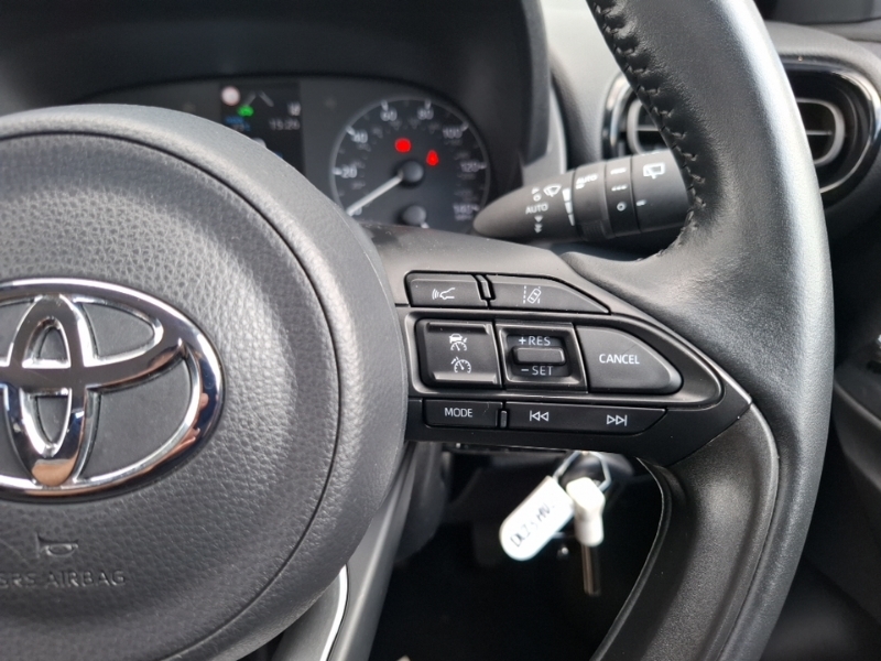 Toyota Yaris 1.5 Vvt-h Gr Sport Hatchback Hybrid E-c Grey #13