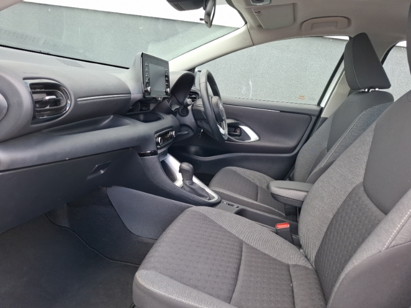 Toyota Yaris 1.5 Hybrid Icon Cvt White #5