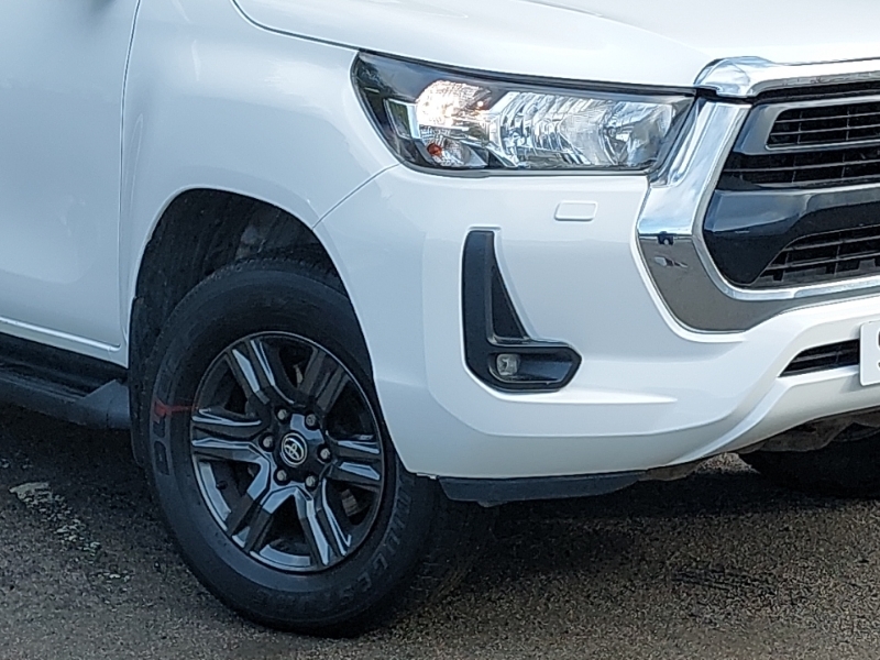 Toyota HILUX Invincible X Dcab Pup 2.8 D-4d 3.5T Tow Blue #19