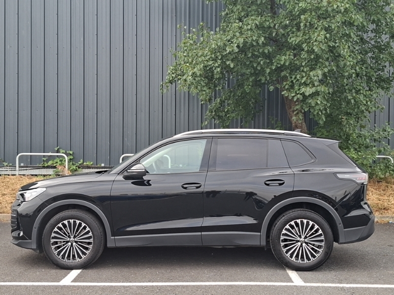 Volkswagen Tiguan 2.0 Tdi Match Dsg YE25ZRZ Black #4
