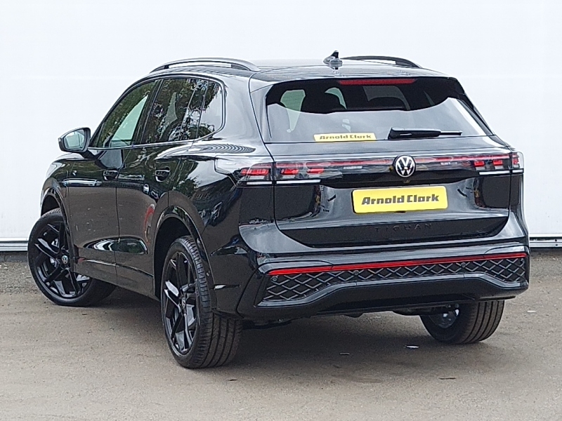 Volkswagen Tiguan 1.5 Etsi 150 Black Edition Dsg Black #2