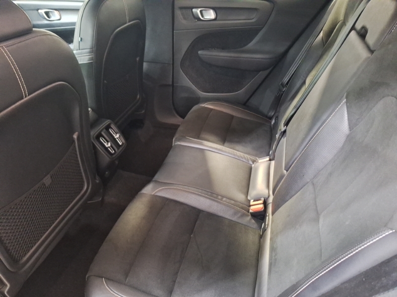 Volvo XC40 1.5 T3 163 R Design DF69GSU Black #6