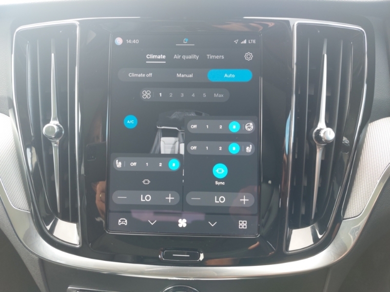 Volvo V60 B4 P Ultra Dark Sunroof, Harmankardon Sound, 3 Black #16