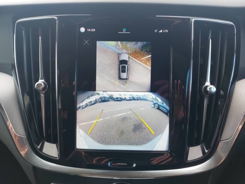 Volvo V60 B4 P Ultra Dark Sunroof, Harmankardon Sound, 3 Black #9