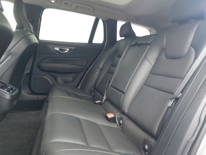 Volvo V60 2.0 B4p Ultra Dark Grey #6