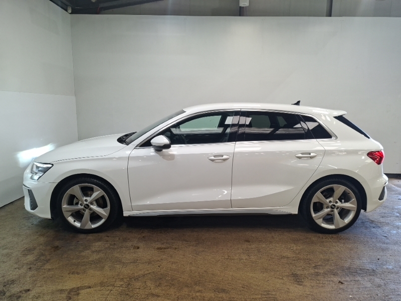Audi A3 30 Tfsi S Line S Tronic HG72VDL White #4