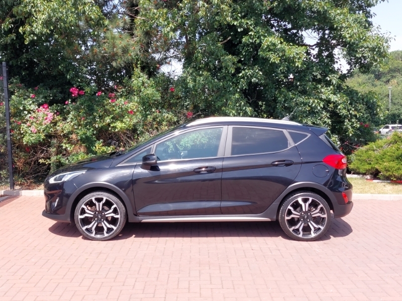 Ford Fiesta 1.0 Ecoboost 125 Active X Edition Black #4