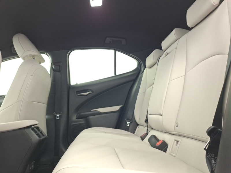 Lexus UX 250H 2.0 F-sport Design Cvt White #6