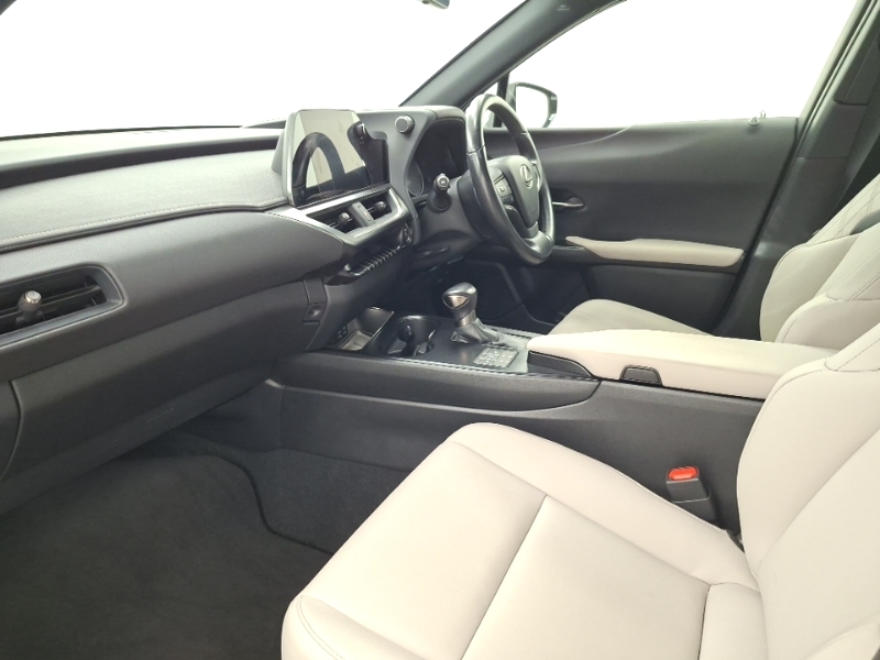 Lexus UX 250H 2.0 F-sport Design Cvt White #5