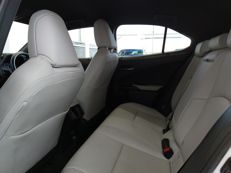 Lexus UX 250H 2.0 F-sport Design Cvt White #6