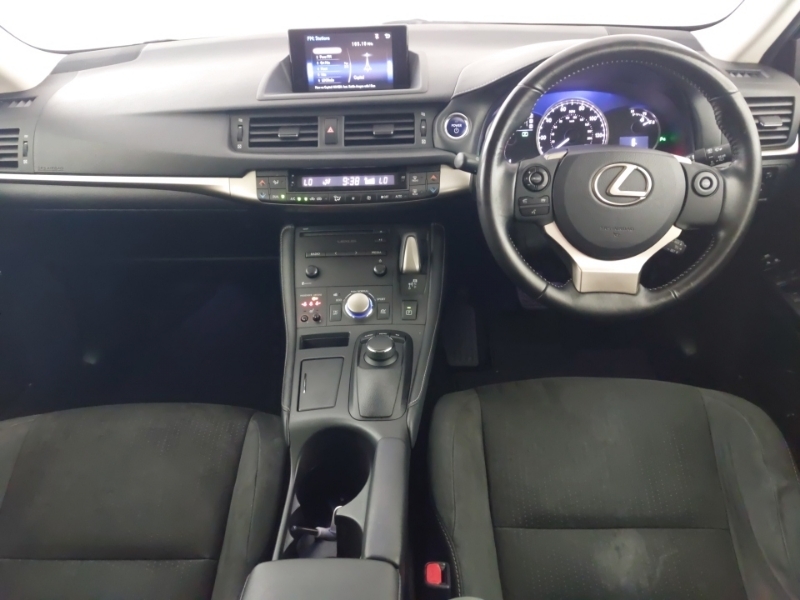 Lexus CT 200H 1.8 Advance Cvt Red #3