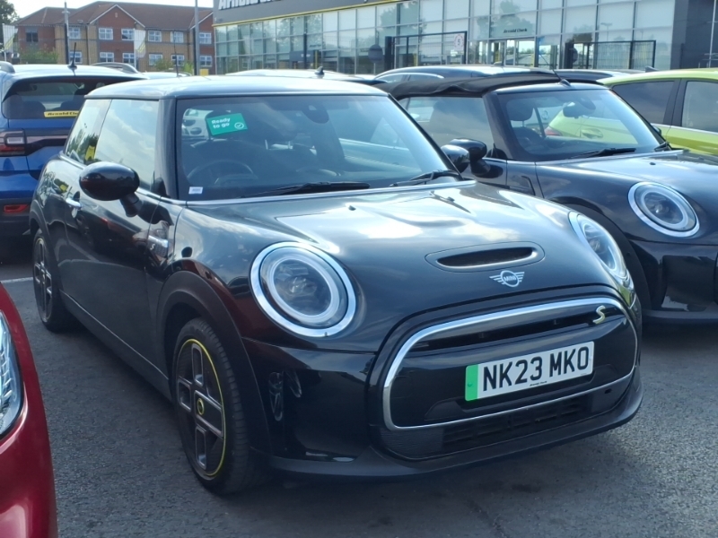 Mini Hatch 135Kw Cooper S Level 2 33Kwh Black