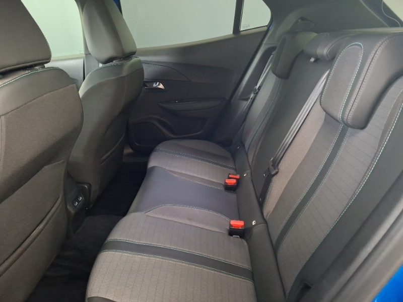 Peugeot e-2008 100Kw Allure Premium 50Kwh Blue #6