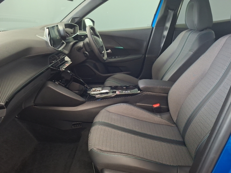 Peugeot e-2008 100Kw Allure Premium 50Kwh Blue #5