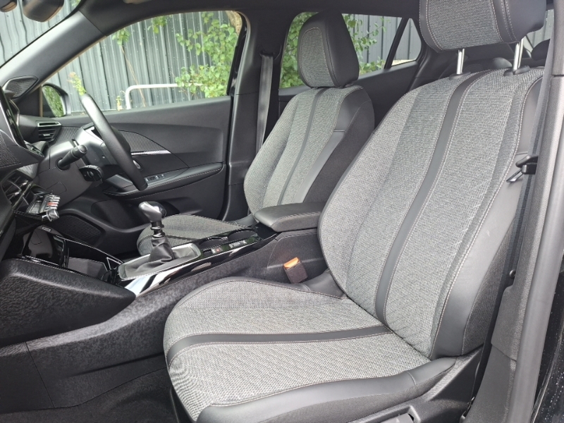 Peugeot 2008 1.2 Puretech 130 Allure Black #5