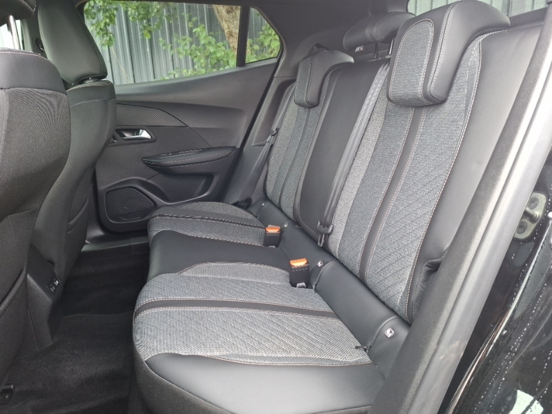 Peugeot 2008 1.2 Puretech 130 Allure Black #6
