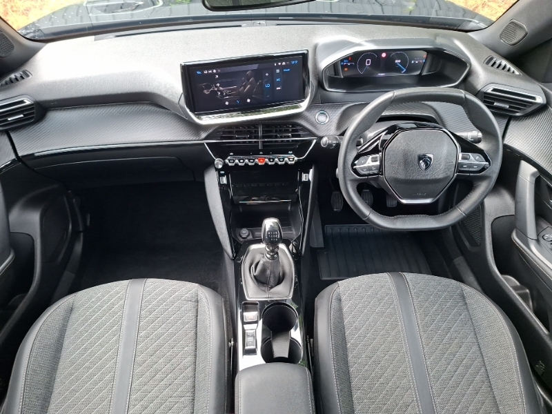 Peugeot 2008 1.2 Puretech 130 Allure Black #3