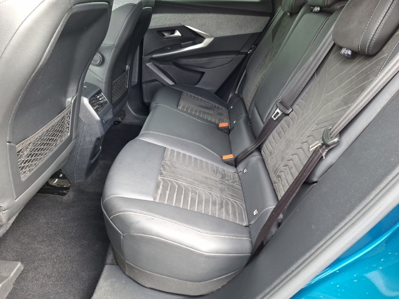 Peugeot 3008 157Kw Gt 73Kwh Blue #6