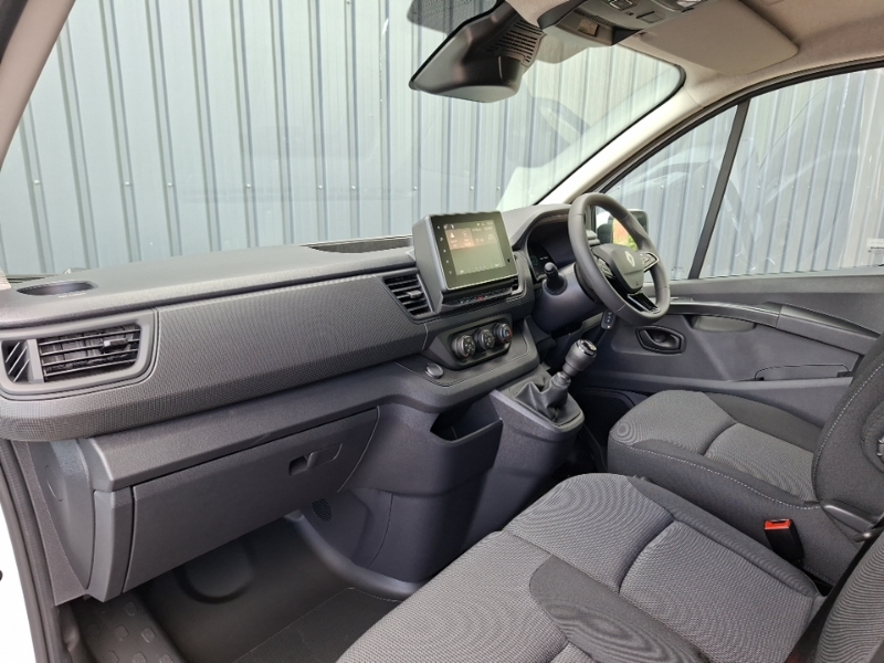 Renault Trafic Sl30 Blue Dci 130 Advance Safety Van White #3