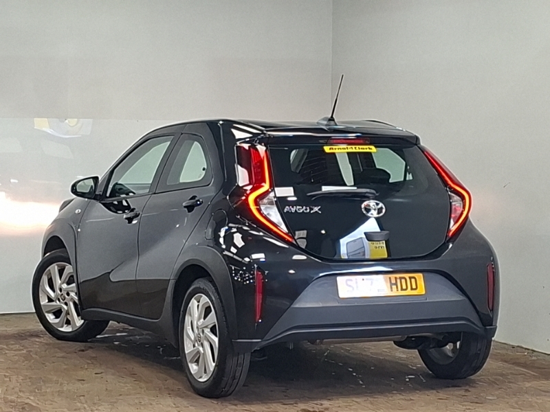 Toyota Aygo X 1.0 Vvt-i Pure Black #2
