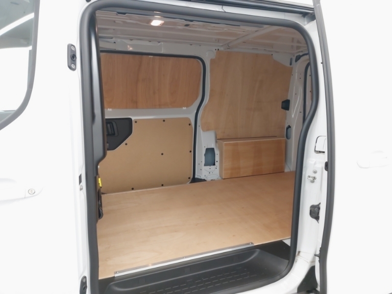 Vauxhall Vivaro 1.5 Turbo D 120 Pro H1 Van White #6