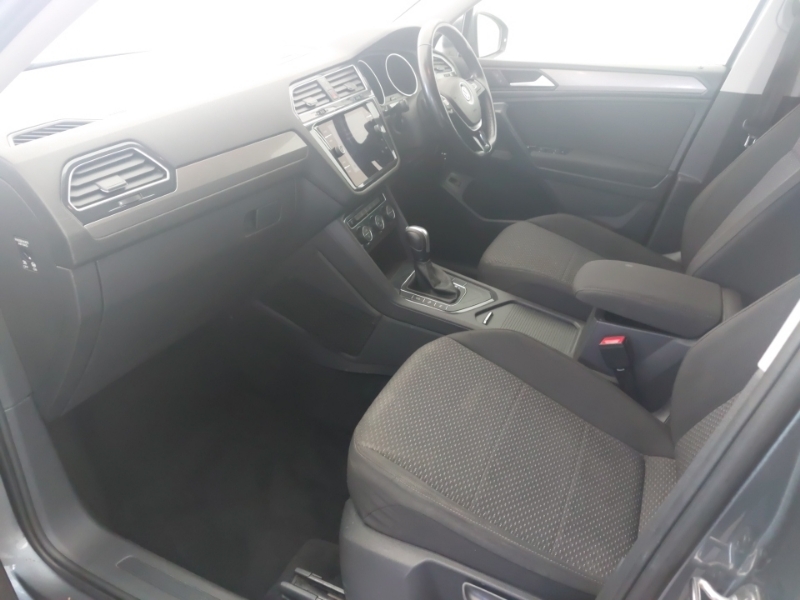 Volkswagen Tiguan Allspace 2.0 Tdi Match Dsg Grey #5