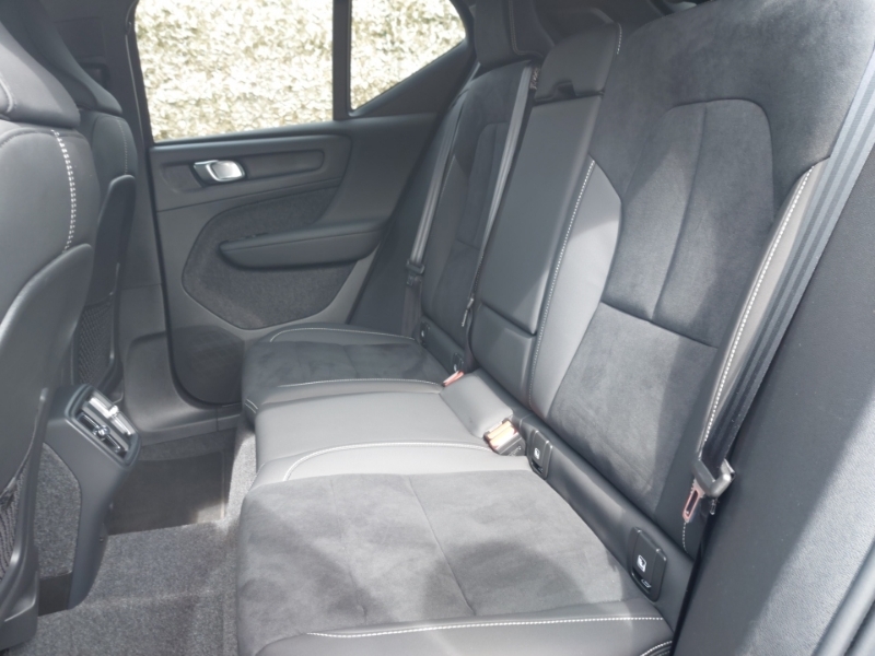 Volvo XC40 2.0 B3p Plus Black Edition Blue #6