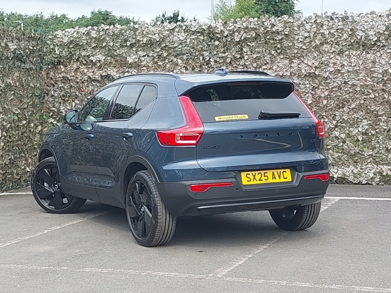 Volvo XC40 2.0 B3p Plus Black Edition Blue #2