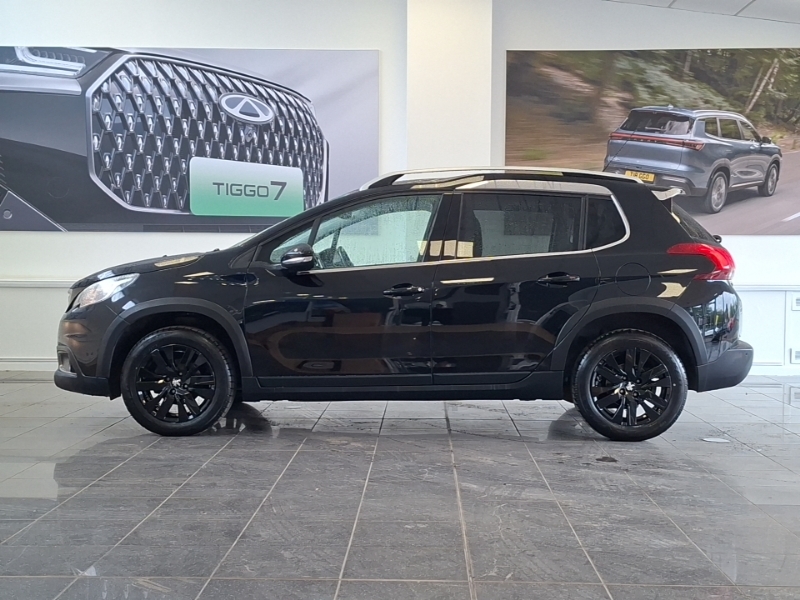 Peugeot 2008 1.2 Puretech Allure Black #4