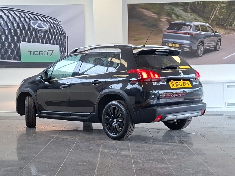 Peugeot 2008 1.2 Puretech Allure Black #2