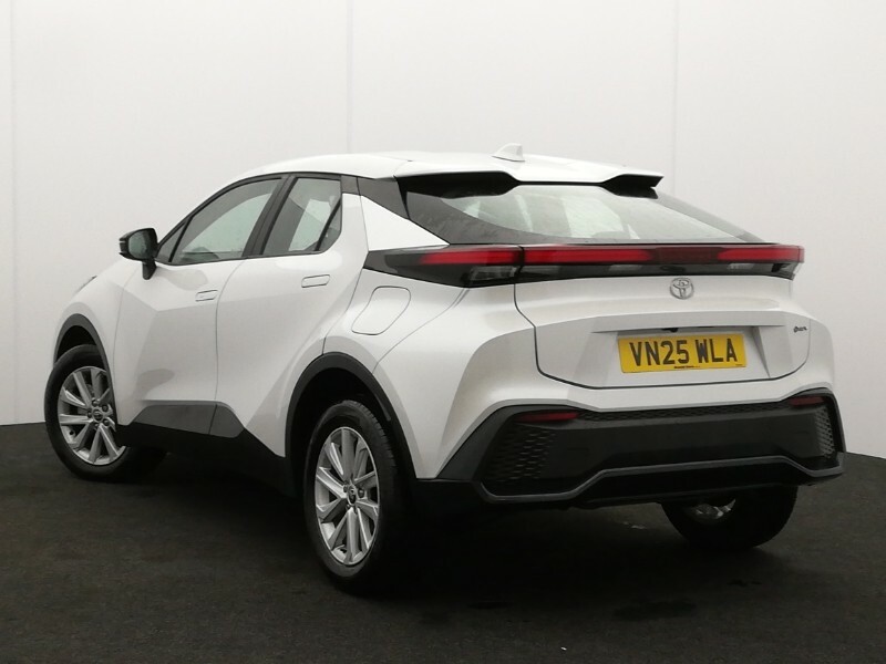 Toyota C-Hr 1.8 Hybrid Icon Cvt White #2