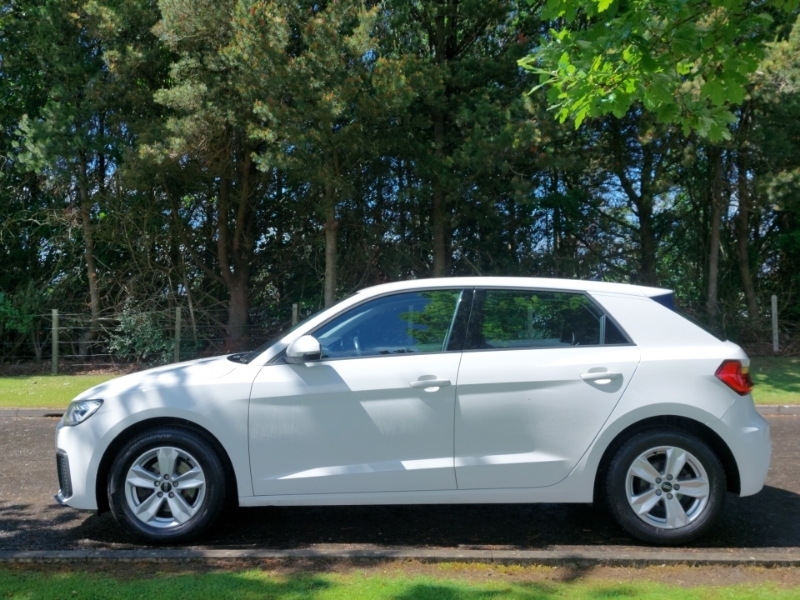 Audi A1 30 Tfsi 110 Technik White #4