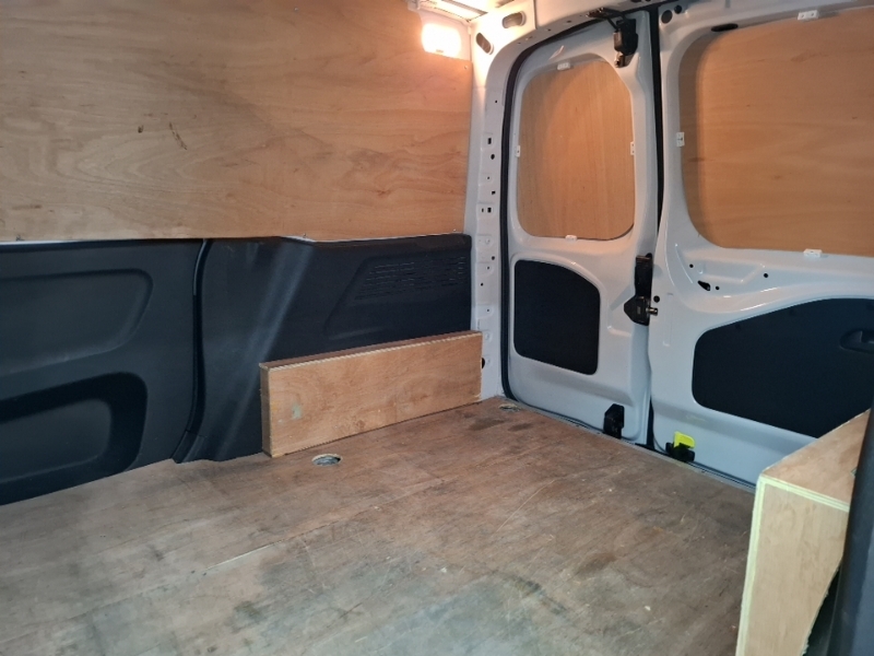 Citroen e-Berlingo 800 100Kw 50Kwh Enterprise Pro White #6