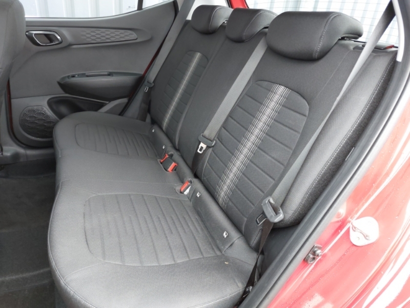 Hyundai I10 1.0 Mpi Se Connect Red #6
