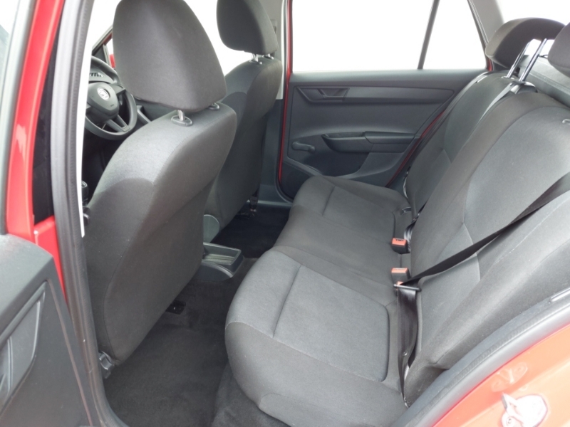 Skoda Fabia 1.0 Mpi S Red #6