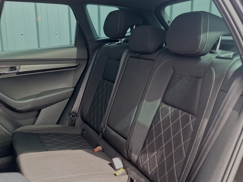 Skoda Karoq 1.5 Tsi Sport Line Black #6